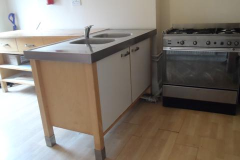 1 bedroom maisonette to rent, West Street, Bristol