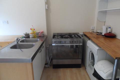 1 bedroom maisonette to rent, West Street, Bristol