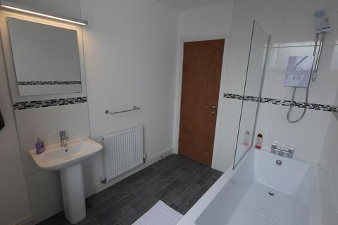 1 bedroom in a flat share to rent - Crowthorn Road, Ashton-under-Lyne OL7