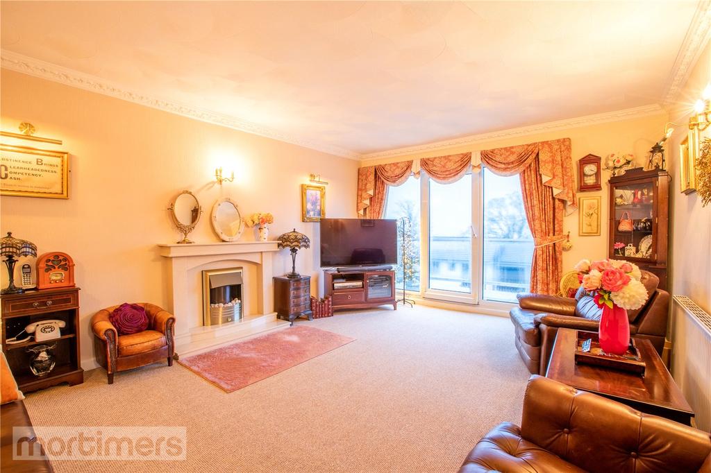 Beaver Close, Wilpshire, Blackburn, BB1 4 bed detached house £295,000