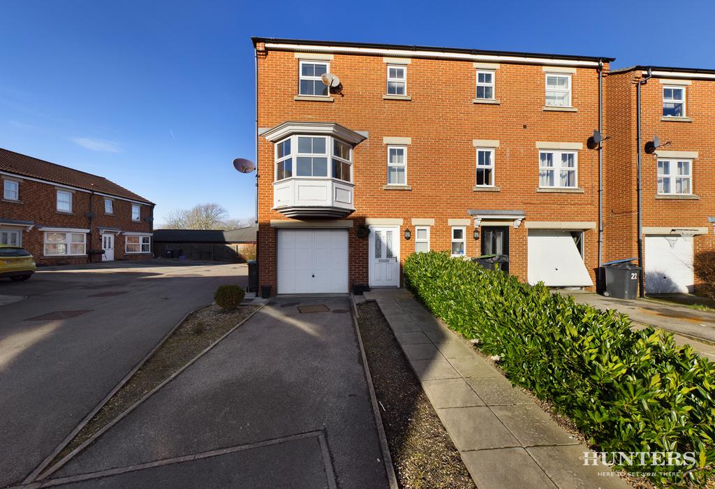 Ash Grove, Consett 4 bed townhouse £675 pcm (£156 pw)