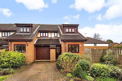 9 Hatch Place, Kingston Upon Thames, KT2 5NB