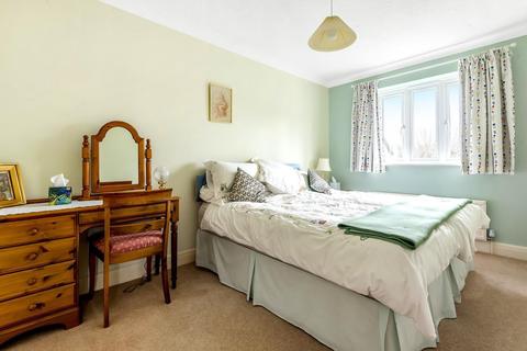 9 Hatch Place, Kingston Upon Thames, KT2 5NB