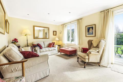 9 Hatch Place, Kingston Upon Thames, KT2 5NB