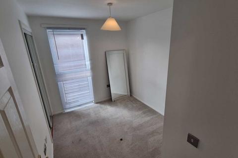 2 bedroom flat to rent - Errol Gardens, New Gorbals