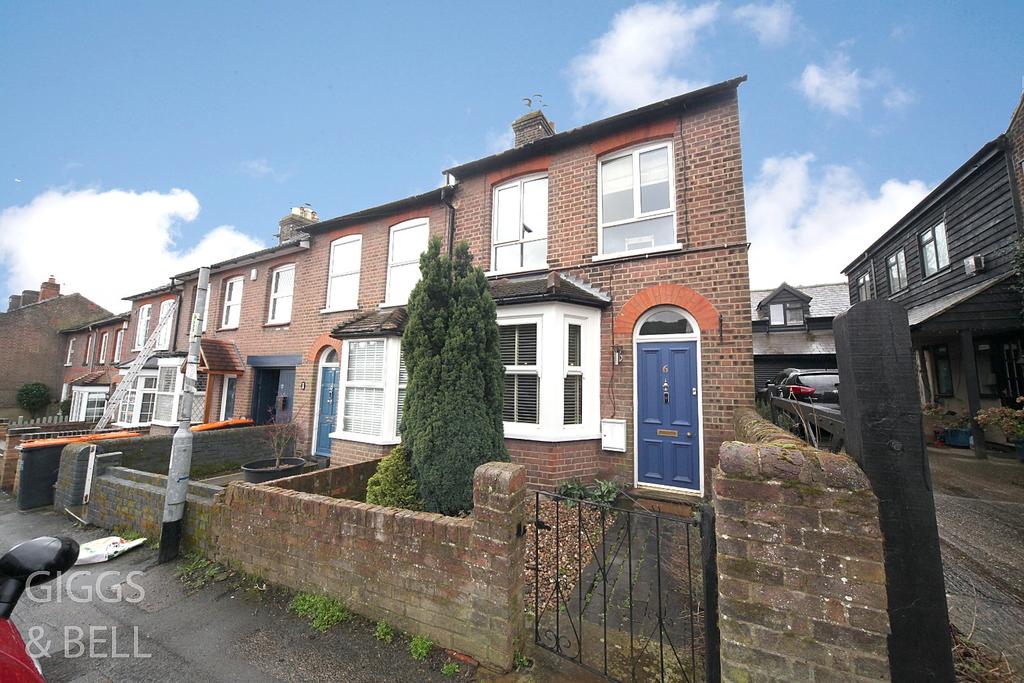 Summer Street, Slip End, Luton, Bedfordshire, LU1 3 bed terraced house £330,000