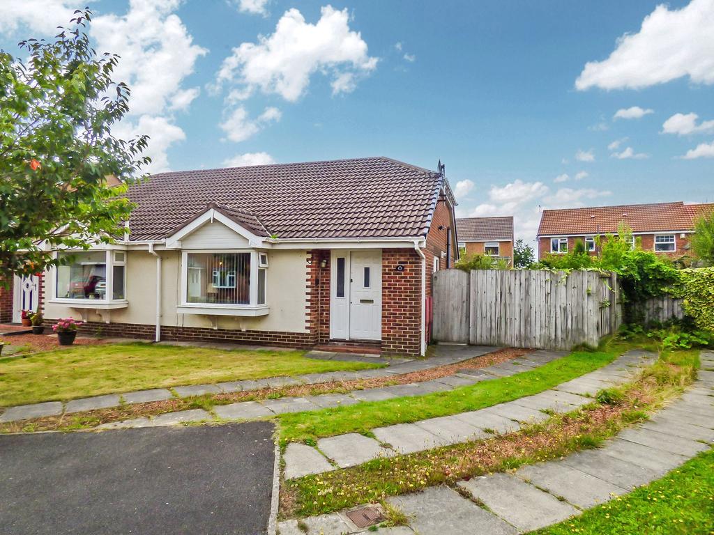 Bewick Park, Hadrian Park, Wallsend... 2 bed bungalow £150,000