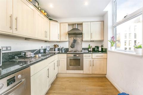 58 Andrews Road, London, E8 4RL