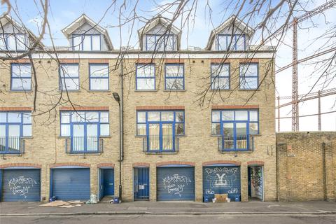 58 Andrews Road, London, E8 4RL