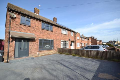 3 bedroom semi-detached house to rent - Berechurch Hall Road, Colchester, CO2