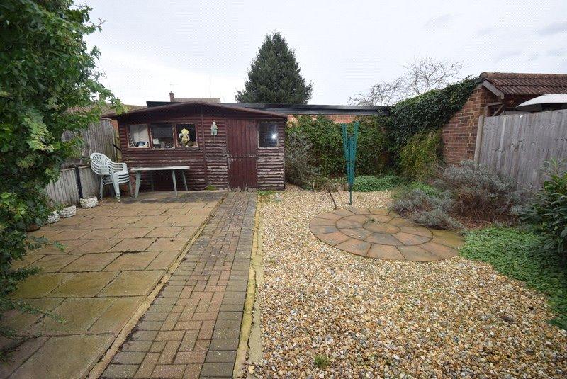 Queens Road, Eton Wick, Berkshire, SL4 3 bed semidetached house £500,000