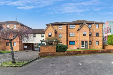 2 bedroom flat for sale - Station Approach, Station Road, Kings Langley, Herts, WD4