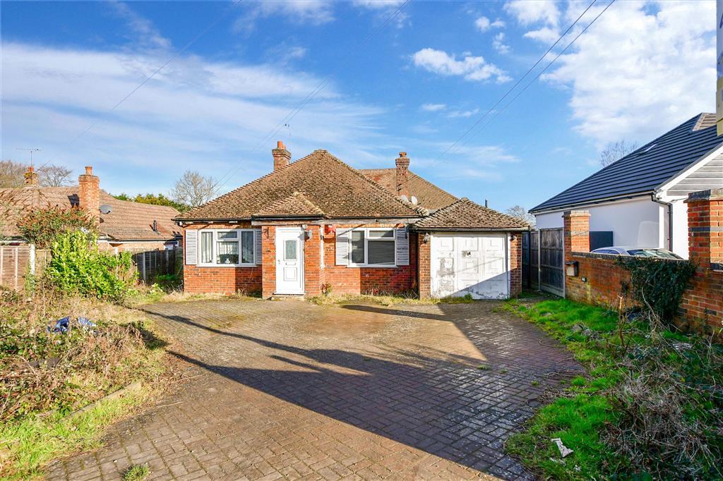 Hollywood Lane, West Kingsdown, Sevenoaks, Kent 4 bed detached bungalow ...