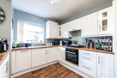 32 Oban Avenue, Oldham, OL1 4LW