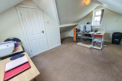 32 Oban Avenue, Oldham, OL1 4LW