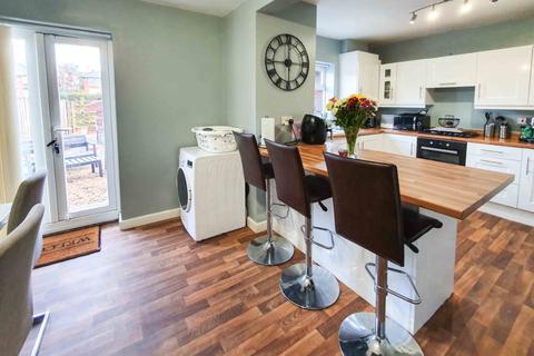 32 Oban Avenue, Oldham, OL1 4LW
