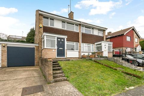 11 Redwing Close, South Croydon, CR2 8QU
