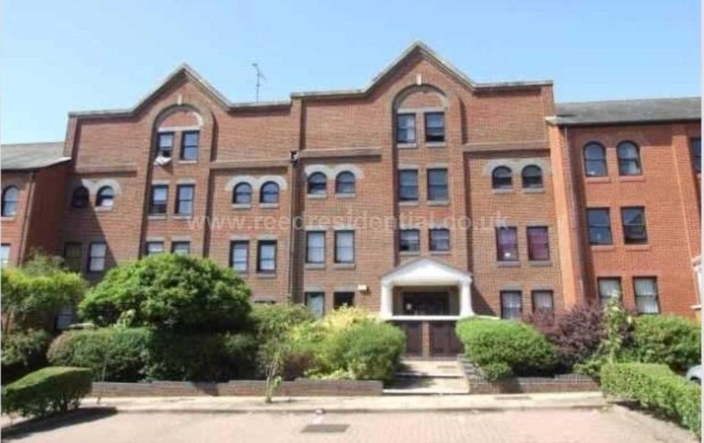 Marks Court, Southchurch 1 bed flat £160,000