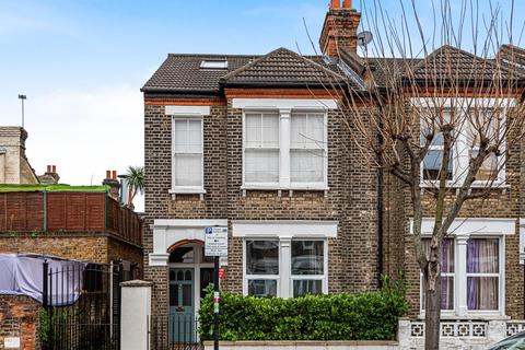 3 Avarn Road, London, SW17 9HB
