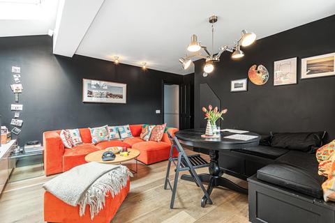 3 Avarn Road, London, SW17 9HB