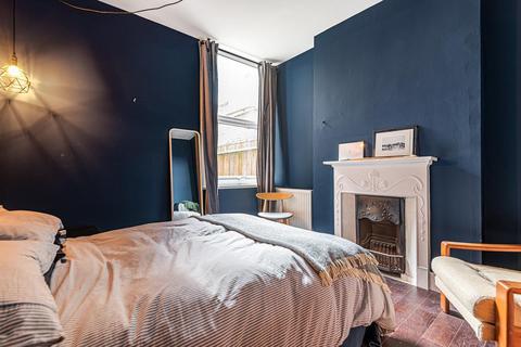 3 Avarn Road, London, SW17 9HB