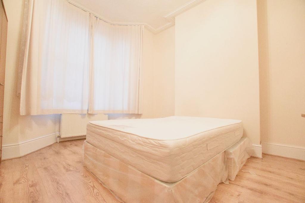 Katherine Road, E7 6 bed terraced house £2,650 pcm (£612 pw)
