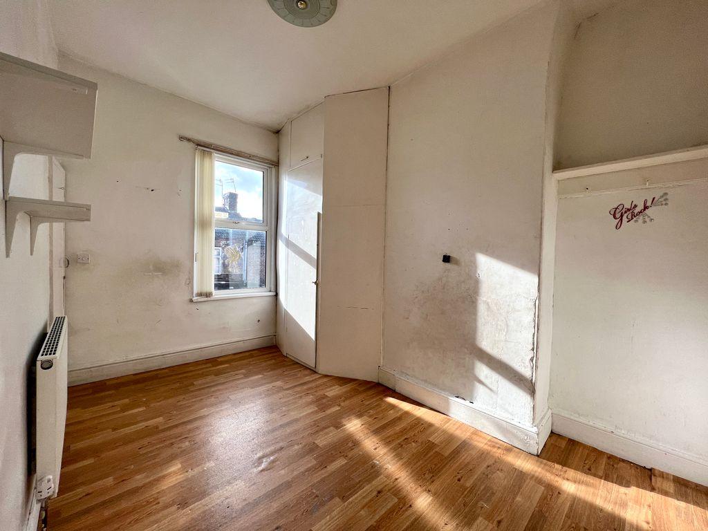 Bedroom 2 (Double)