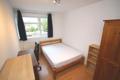 3 bedroom flat to rent, Camellia Lane, Surbiton KT5
