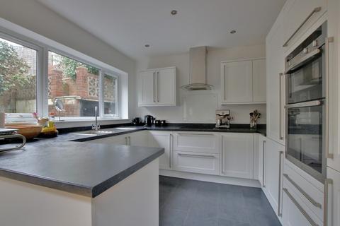 9 Hilldown Road, Southampton, SO17 1SX