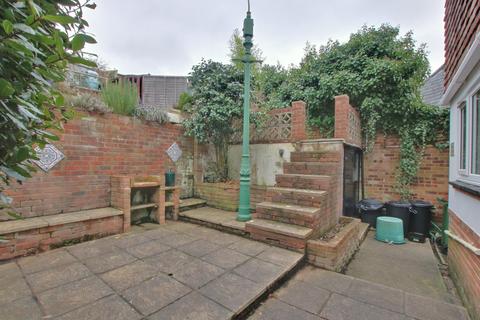 9 Hilldown Road, Southampton, SO17 1SX