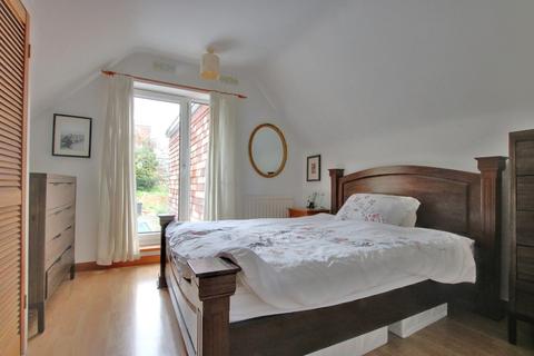 9 Hilldown Road, Southampton, SO17 1SX