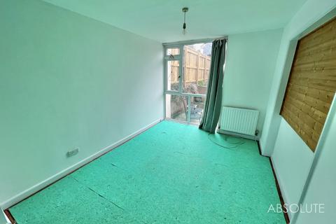 58 Ben Jonson Close, Torquay, TQ2 6BT