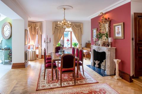 6 bedroom semi-detached house for sale, North End Avenue, Hampstead