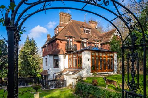 6 bedroom semi-detached house for sale, North End Avenue, Hampstead