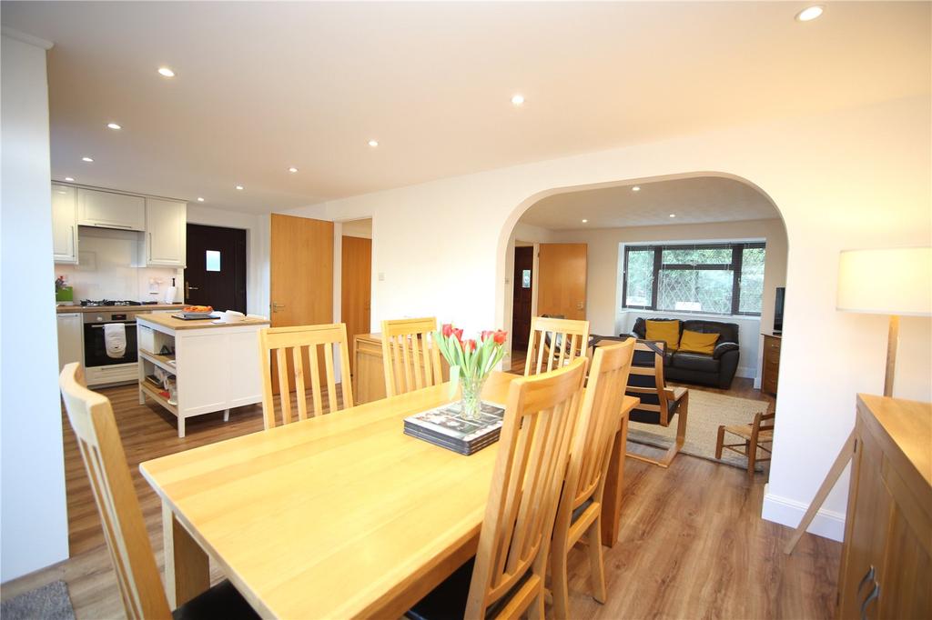 Garden Road, Charlton Kings... 3 bed semidetached house £1,600 pcm