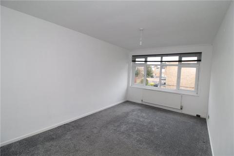 3 bedroom terraced house to rent, Turnpike Link, Croydon, CR0