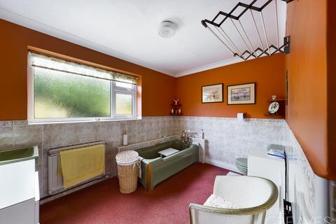 8 Crow Park Drive, Burton Joyce, Nottingham, NG14 5AS