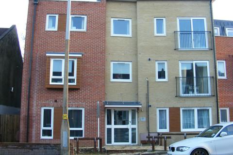 4 bedroom flat to rent, Portswood Road, Portswood, Southampton, SO17