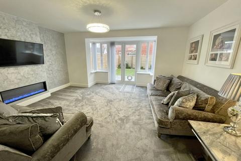 52 Burnham Road, Wythall, Birmingham, B47 6AT