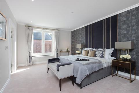 37 Barrons Chase, Richmond, TW10 5DA