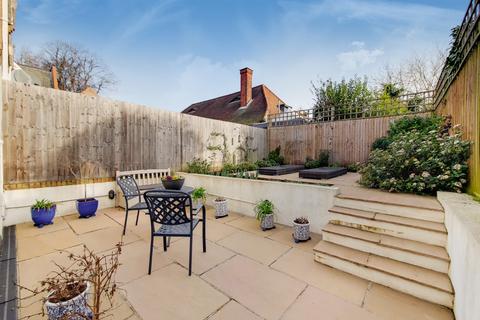 1 Hester Terrace, Richmond, TW9 4JT
