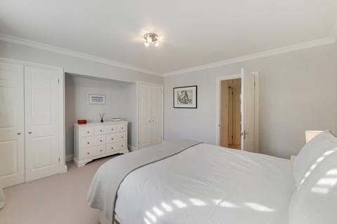 1 Hester Terrace, Richmond, TW9 4JT