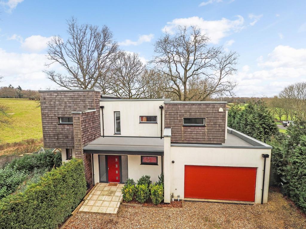 The Shrave, Four Marks, Alton, Hampshire 5 bed detached house £875,000