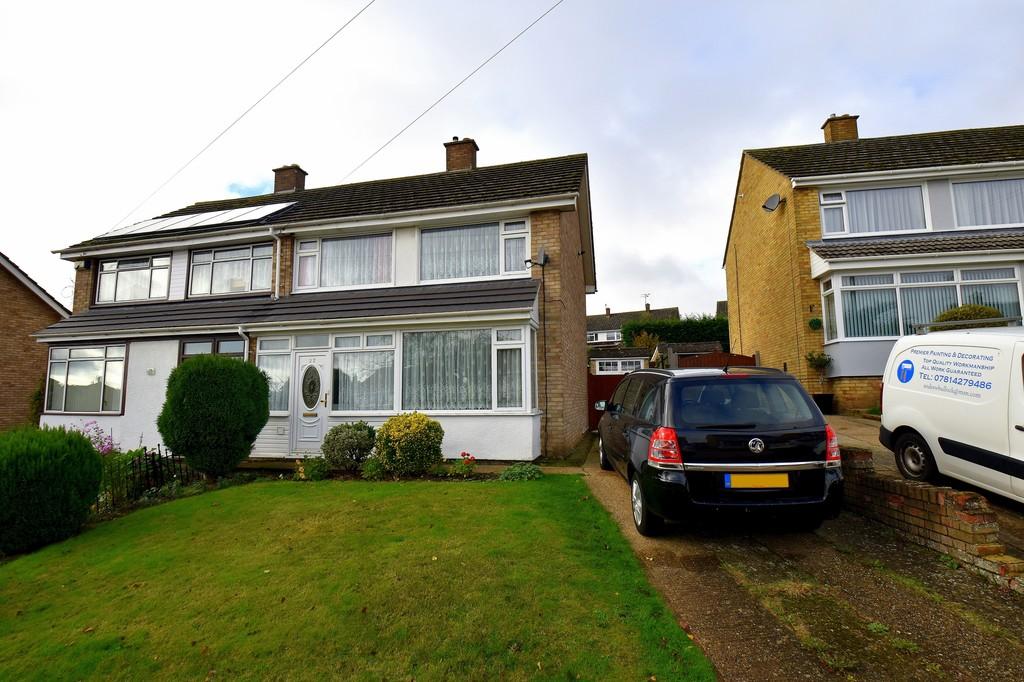 Radcliffe Drive, Ipswich, IP2 9QZ 3 bed semidetached house £275,000