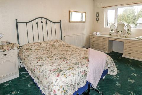 2 bedroom bungalow for sale - Bradford Road, Cottingley Bridge, Bingley