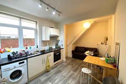 4 bedroom terraced house to rent - Telephone Road, Southsea