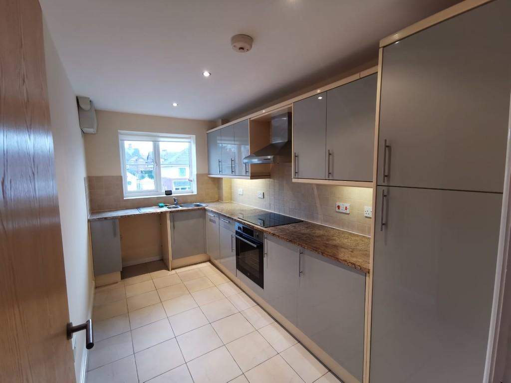 Flat 4, Queenscroft Court, Queensville Avenue, Stafford, ST17 4QL 2 bed