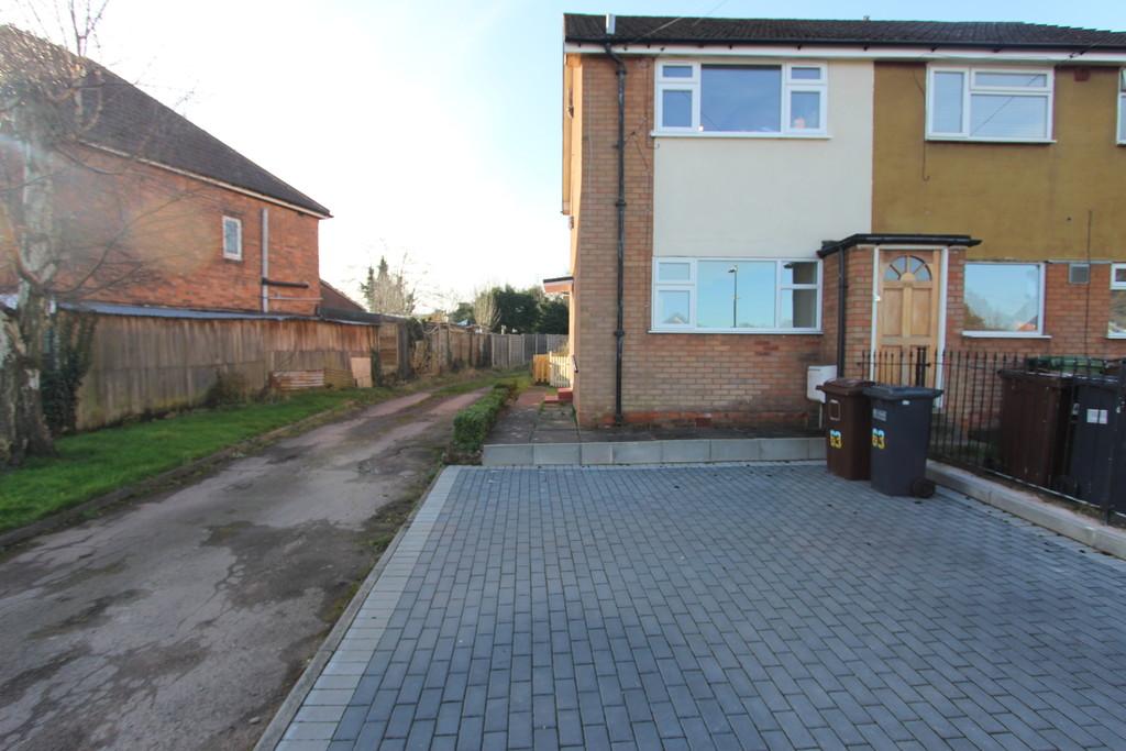 Station Road, Marston Green, Birmingham 1 bed ground floor