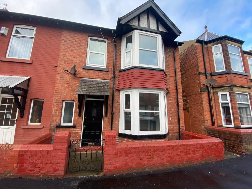 Tennyson Avenue, Scarborough 3 bed terraced house £800 pcm (£185 pw)