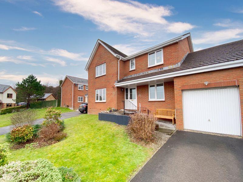 28 Clos Castell Newydd, Broadlands, Bridgend, CF31 5DR 4 bed detached
